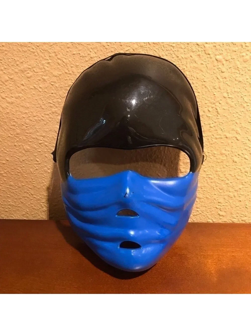 𝅺NINJA Black & Blue hard plastic costume face mask
